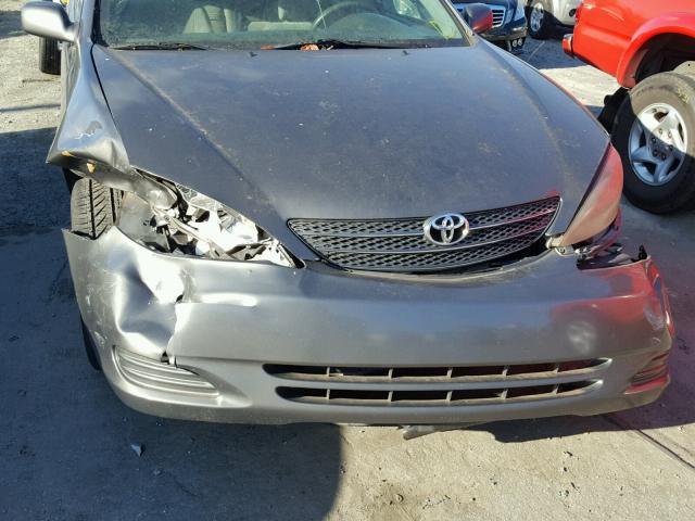 4T1BE32K83U736073 - 2003 TOYOTA CAMRY LE GREEN photo 9