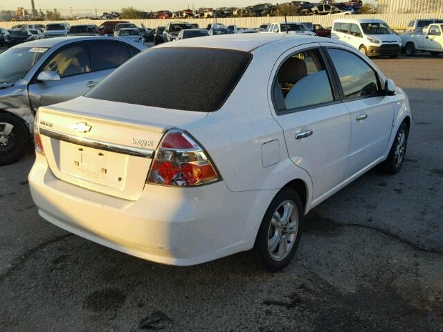 KL1TG56E29B613674 - 2009 CHEVROLET AVEO LT WHITE photo 4