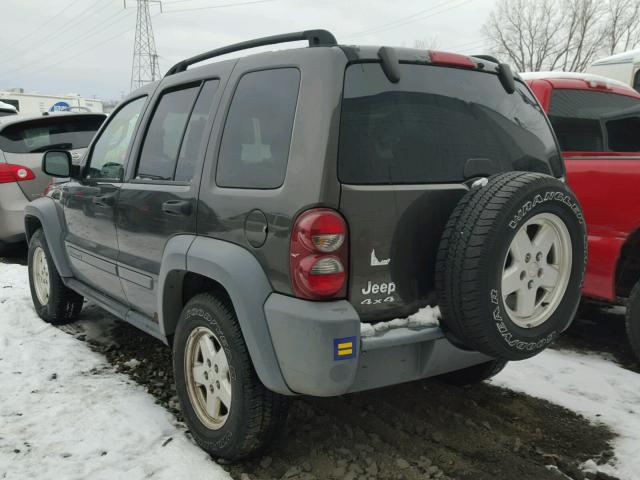 1J4GL48K45W574859 - 2005 JEEP LIBERTY SP GREEN photo 3