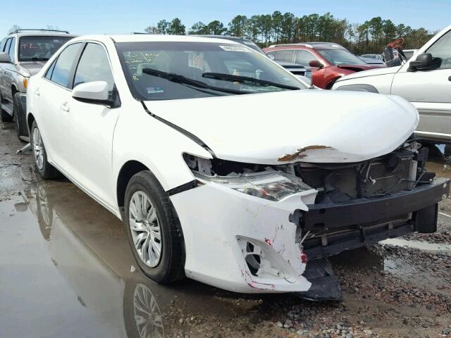 4T4BF1FK3CR261935 - 2012 TOYOTA CAMRY BASE WHITE photo 1