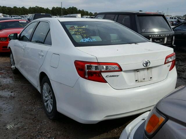 4T4BF1FK3CR261935 - 2012 TOYOTA CAMRY BASE WHITE photo 3