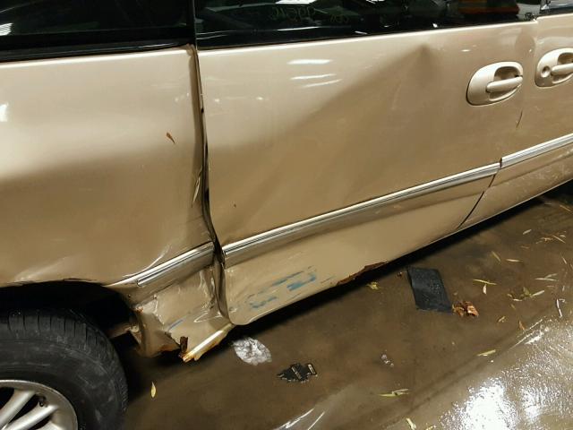 1C4GP54L0XB539678 - 1999 CHRYSLER TOWN & COU GOLD photo 9