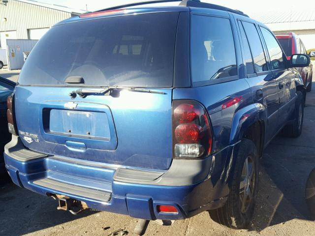 1GNDT13S752327039 - 2005 CHEVROLET TRAILBLAZE BLUE photo 4