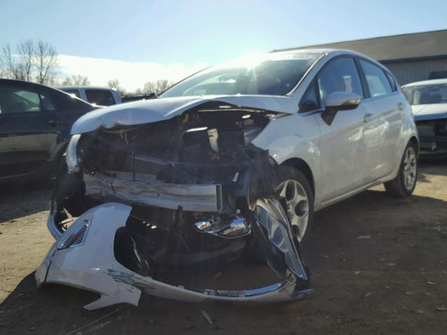 3FADP4FJ9BM101497 - 2011 FORD FIESTA SES WHITE photo 2