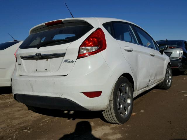 3FADP4FJ9BM101497 - 2011 FORD FIESTA SES WHITE photo 4