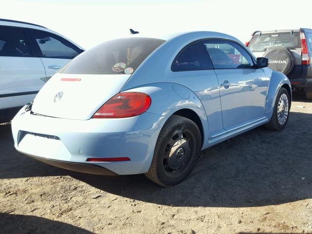 3VWJ17AT5EM659910 - 2014 VOLKSWAGEN BEETLE BLUE photo 4