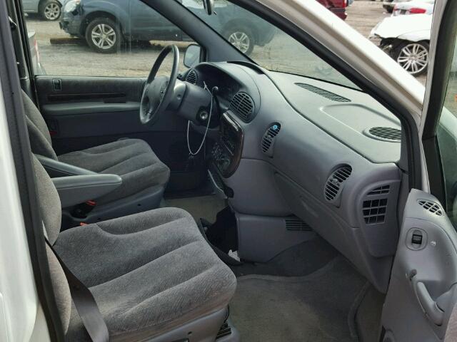 1C4GP54G7WB554678 - 1998 CHRYSLER TOWN & COU WHITE photo 5