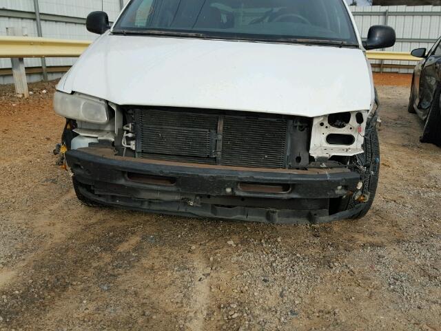 1C4GP54G7WB554678 - 1998 CHRYSLER TOWN & COU WHITE photo 9