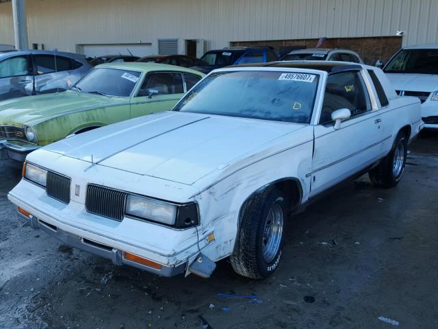 1G3GK11Y0HP315211 - 1987 OLDSMOBILE CUTLASS SA WHITE photo 2