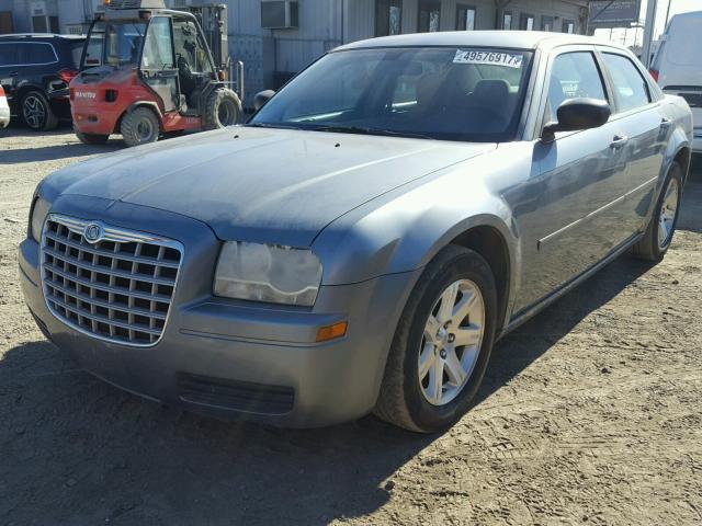 2C3KA43R56H476972 - 2006 CHRYSLER 300 GRAY photo 2