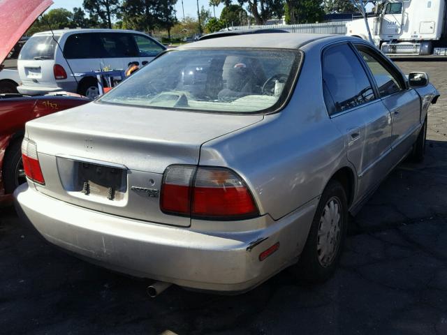 1HGCD5651VA132771 - 1997 HONDA ACCORD EX GOLD photo 4