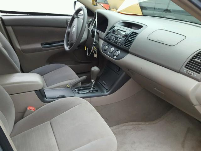 4T1BE30K95U596539 - 2005 TOYOTA CAMRY LE 灰色 照片 5