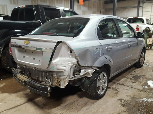 KL1TD56E49B665378 - 2009 CHEVROLET AVEO LS SILVER photo 4