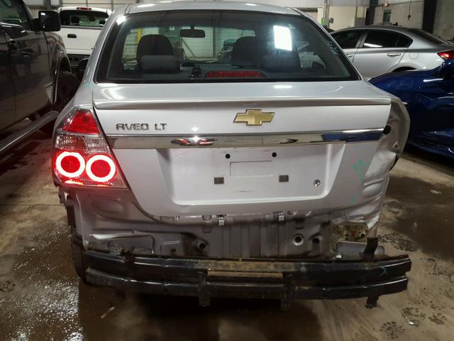 KL1TD56E49B665378 - 2009 CHEVROLET AVEO LS SILVER photo 9