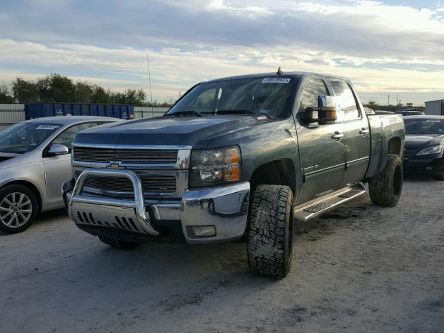 1GCHC63699F163835 - 2009 CHEVROLET SILVERADO GRAY photo 2