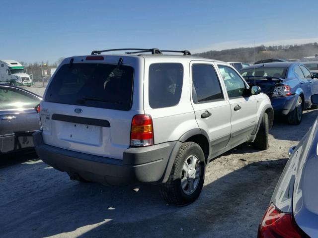 1FMYU04112KB66220 - 2002 FORD ESCAPE XLT SILVER photo 4