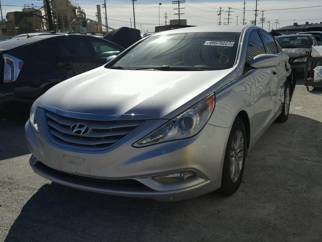 5NPEB4AC5DH662942 - 2013 HYUNDAI SONATA GLS SILVER photo 2