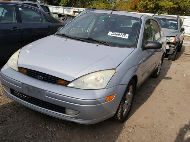 1FAFP38312W111748 - 2002 FORD FOCUS ZTS SILVER photo 2