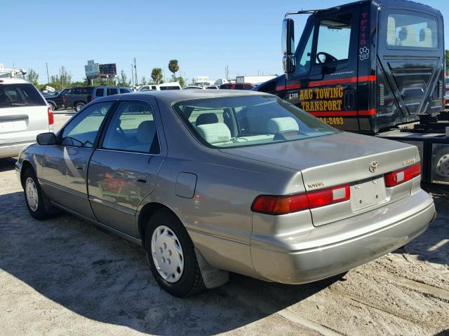 4T1BG22K2WU234068 - 1998 TOYOTA CAMRY CE SILVER photo 3