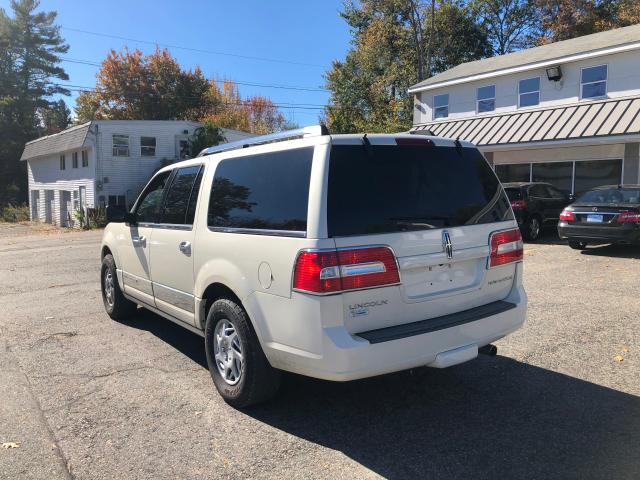 5LMFL28518LJ06201 - 2008 LINCOLN NAVIGATOR Biały zdjęcie 4