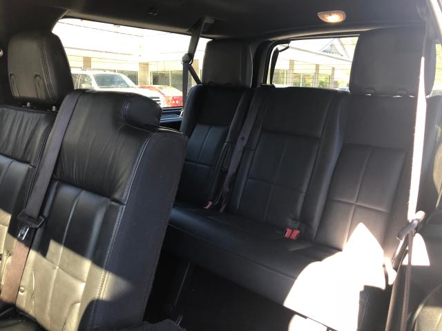 5LMFL28518LJ06201 - 2008 LINCOLN NAVIGATOR Biały zdjęcie 9