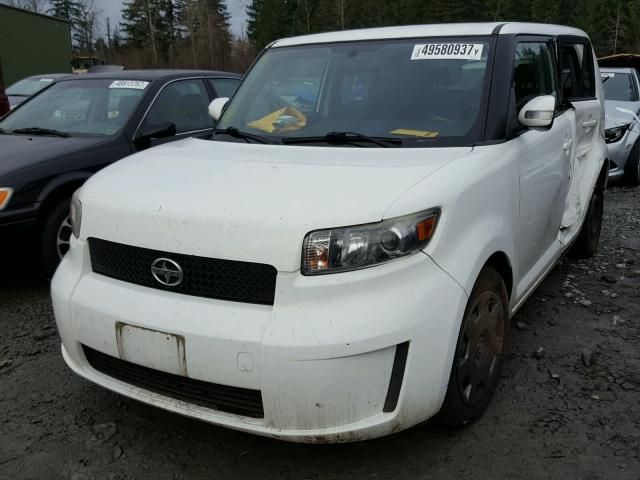 JTLKE50E681005703 - 2008 TOYOTA SCION WHITE photo 2