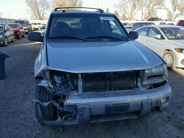 1GNDT13S152298489 - 2005 CHEVROLET TRAILBLAZE SILVER photo 9