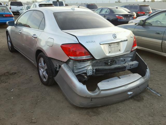 JH4KB16575C020066 - 2005 ACURA RL SILVER photo 3