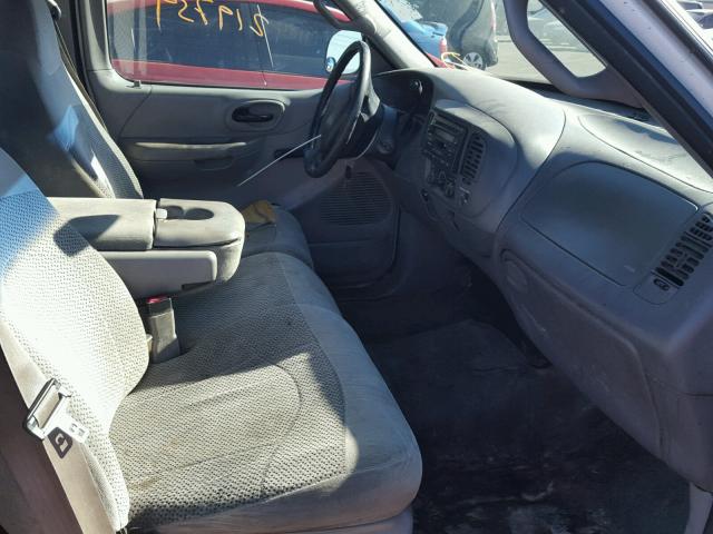 1FTPX17L2YKA49751 - 2000 FORD F150 Ақ фото 5