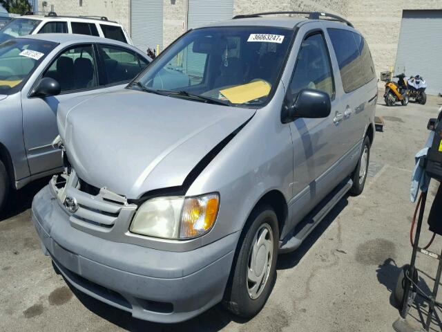 4T3ZF13CX2U494996 - 2002 TOYOTA SIENNA LE GRAY photo 2