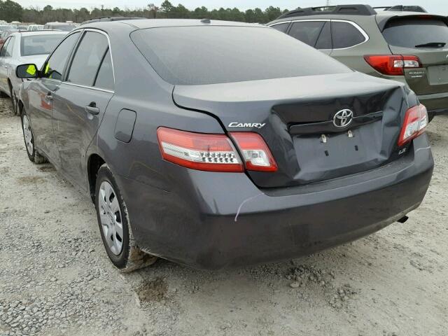 4T1BF3EK1BU608653 - 2011 TOYOTA CAMRY BASE GRAY photo 3