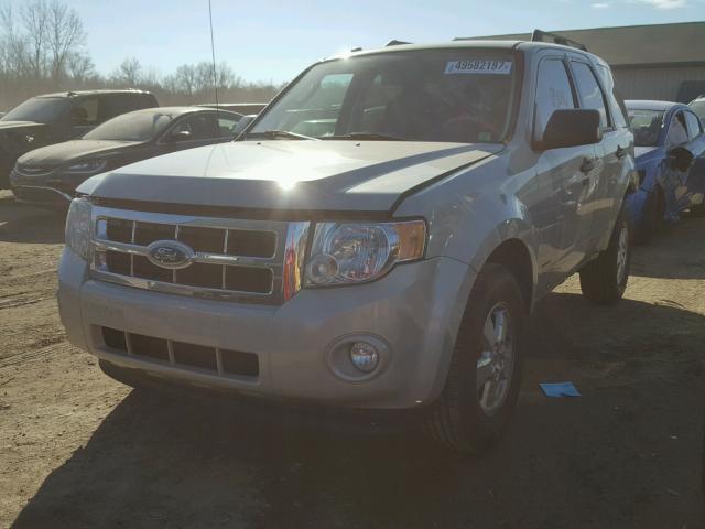 1FMCU03799KD14589 - 2009 FORD ESCAPE XLT GRAY photo 2