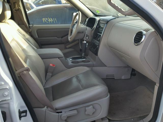 1FMEU73EX6UA74646 - 2006 FORD EXPLORER X WHITE photo 5