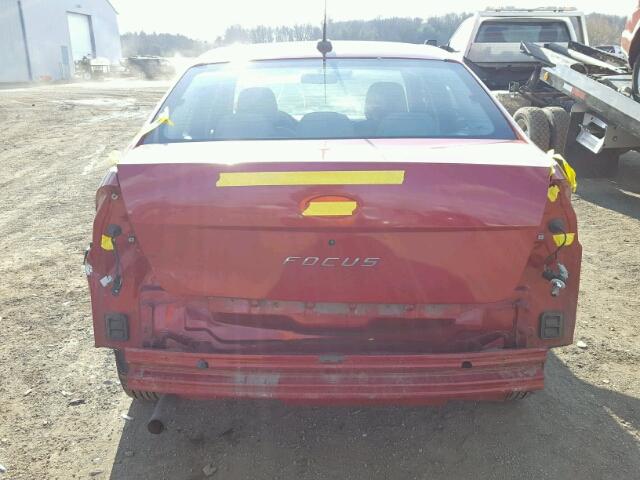 1FAHP34N99W132129 - 2009 FORD FOCUS S RED photo 9