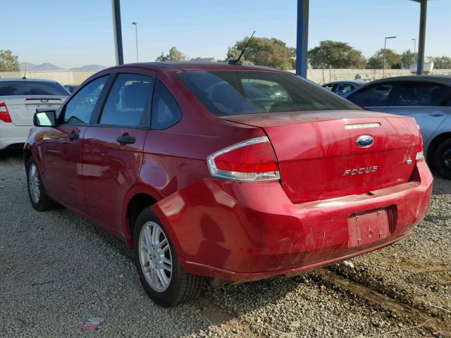 1FAHP3FN2AW296873 - 2010 FORD FOCUS SE RED photo 3