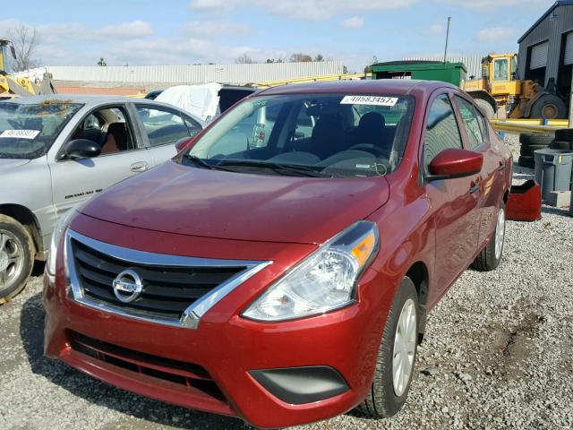 3N1CN7AP8HL858224 - 2017 NISSAN VERSA S RED photo 2