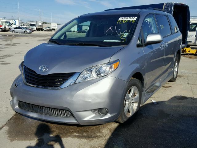 5TDKK3DC0DS292566 - 2013 TOYOTA SIENNA LE SILVER photo 2