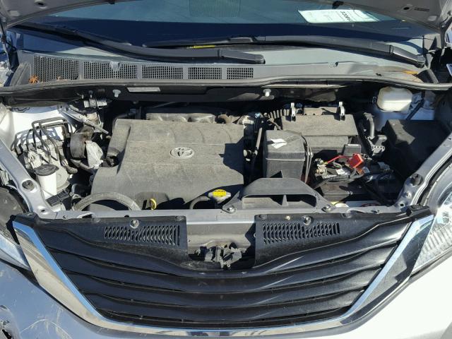 5TDKK3DC0DS292566 - 2013 TOYOTA SIENNA LE SILVER photo 7