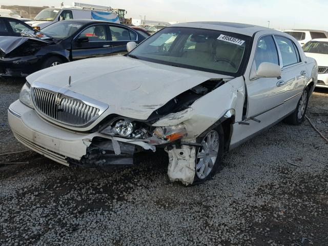 1LNHM82V76Y611700 - 2006 LINCOLN TOWN CAR S WHITE photo 2