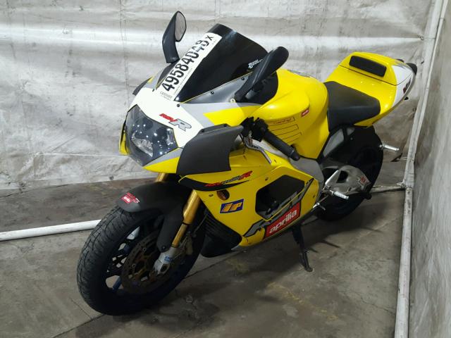 ZD4RPE0171S000144 - 2001 APRILIA RSV MILLE YELLOW photo 2