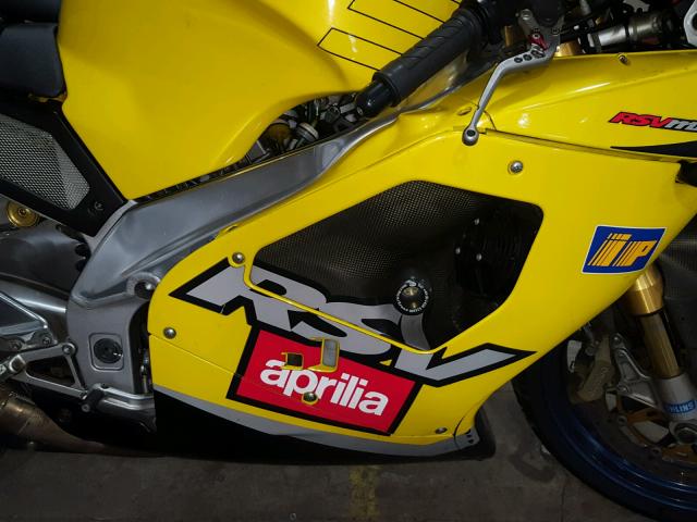 ZD4RPE0171S000144 - 2001 APRILIA RSV MILLE YELLOW photo 7