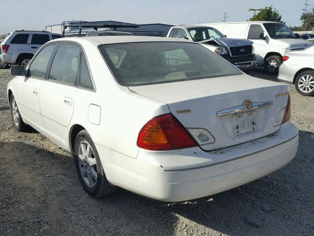 4T1BF28BXYU092565 - 2000 TOYOTA AVALON XL WHITE photo 3