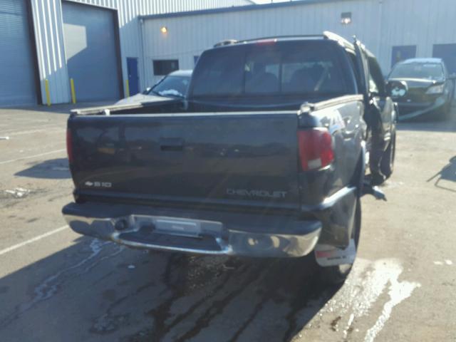 1GCDT13W42K114766 - 2002 CHEVROLET S TRUCK S1 BLACK photo 4