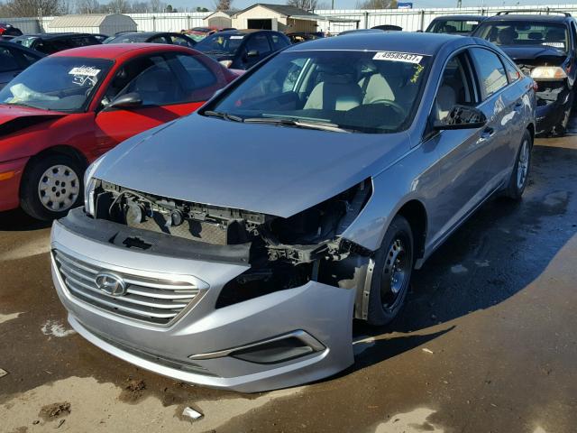 5NPE24AFXGH373196 - 2016 HYUNDAI SONATA SE SILVER photo 2