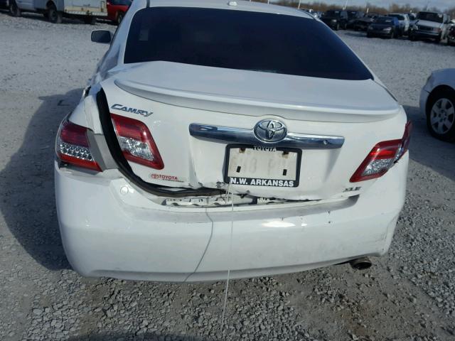 JTNBK3EK6A3047558 - 2010 TOYOTA CAMRY SE WHITE photo 9