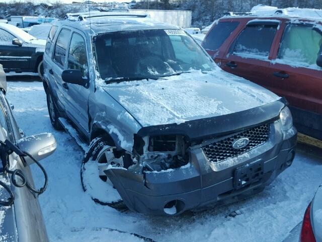 1FMYU93175KB42952 - 2005 FORD ESCAPE XLT SILVER photo 1