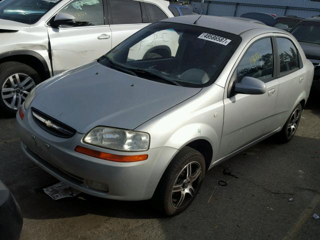 KL1TD52675B293088 - 2005 CHEVROLET AVEO BASE SILVER photo 1