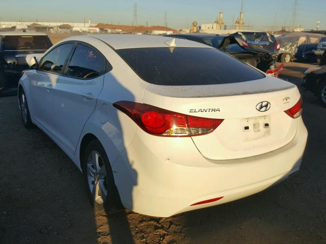 5NPDH4AE5DH373538 - 2013 HYUNDAI ELANTRA GL WHITE photo 3