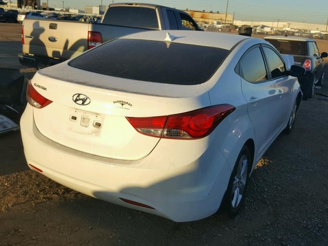 5NPDH4AE5DH373538 - 2013 HYUNDAI ELANTRA GL WHITE photo 4