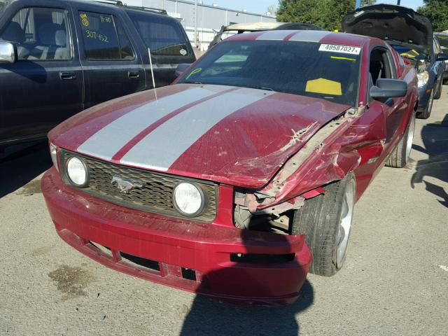 1ZVFT82H255139783 - 2005 FORD MUSTANG GT RED photo 2